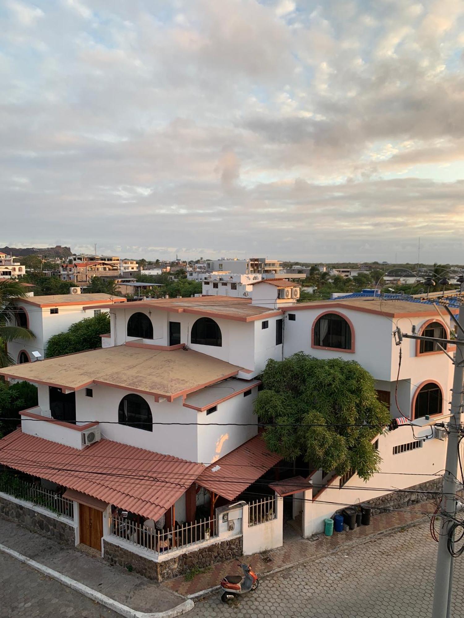 Casa De Nelly Hotel Puerto Baquerizo Moreno Luaran gambar