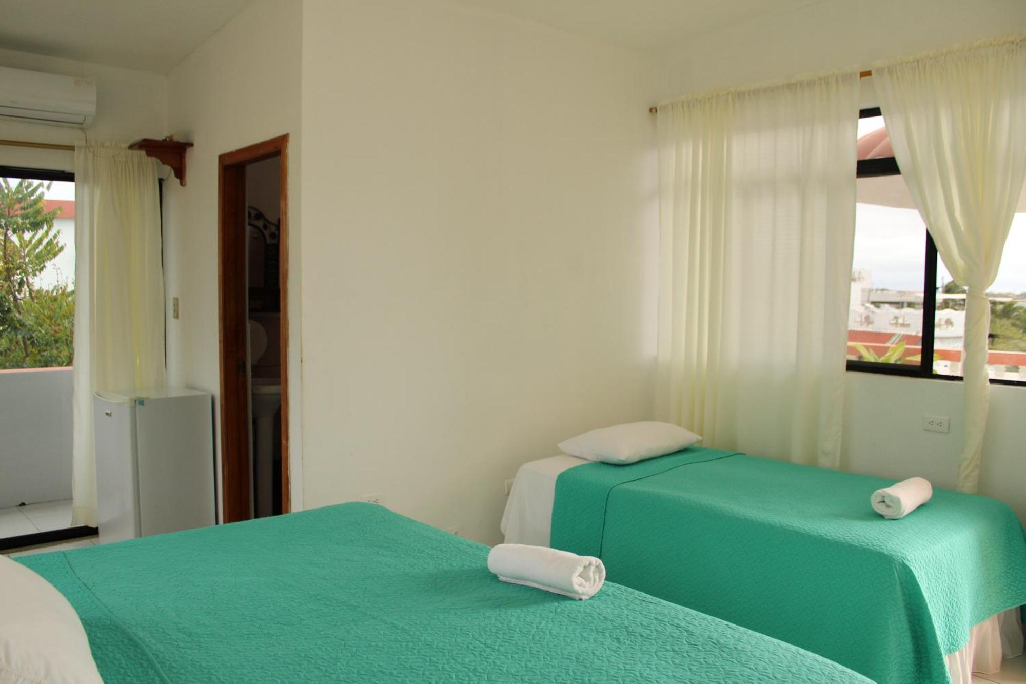Casa De Nelly Hotel Puerto Baquerizo Moreno Luaran gambar