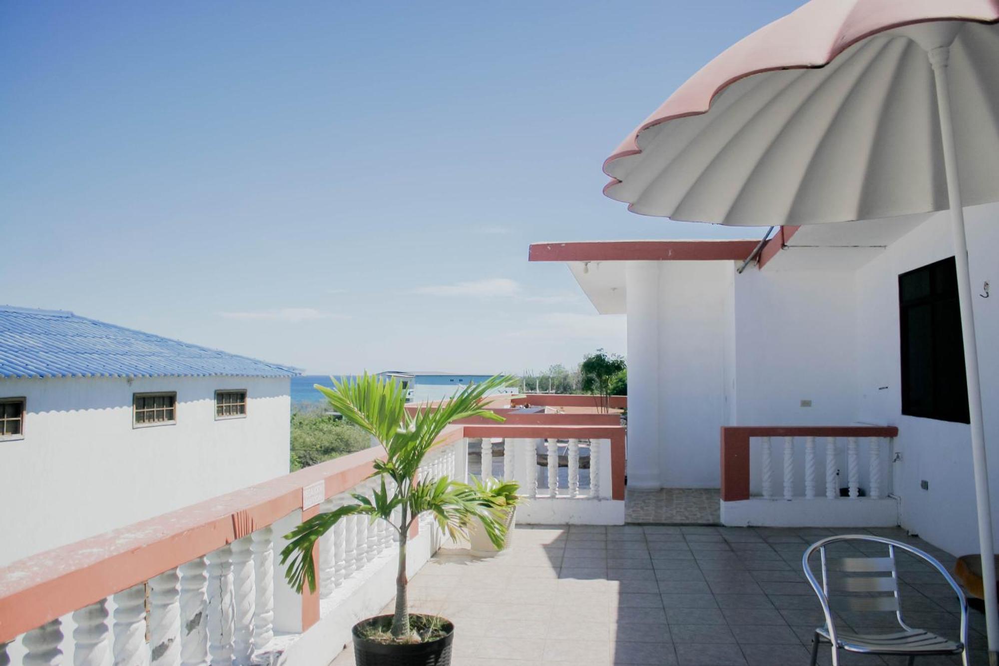 Casa De Nelly Hotel Puerto Baquerizo Moreno Luaran gambar
