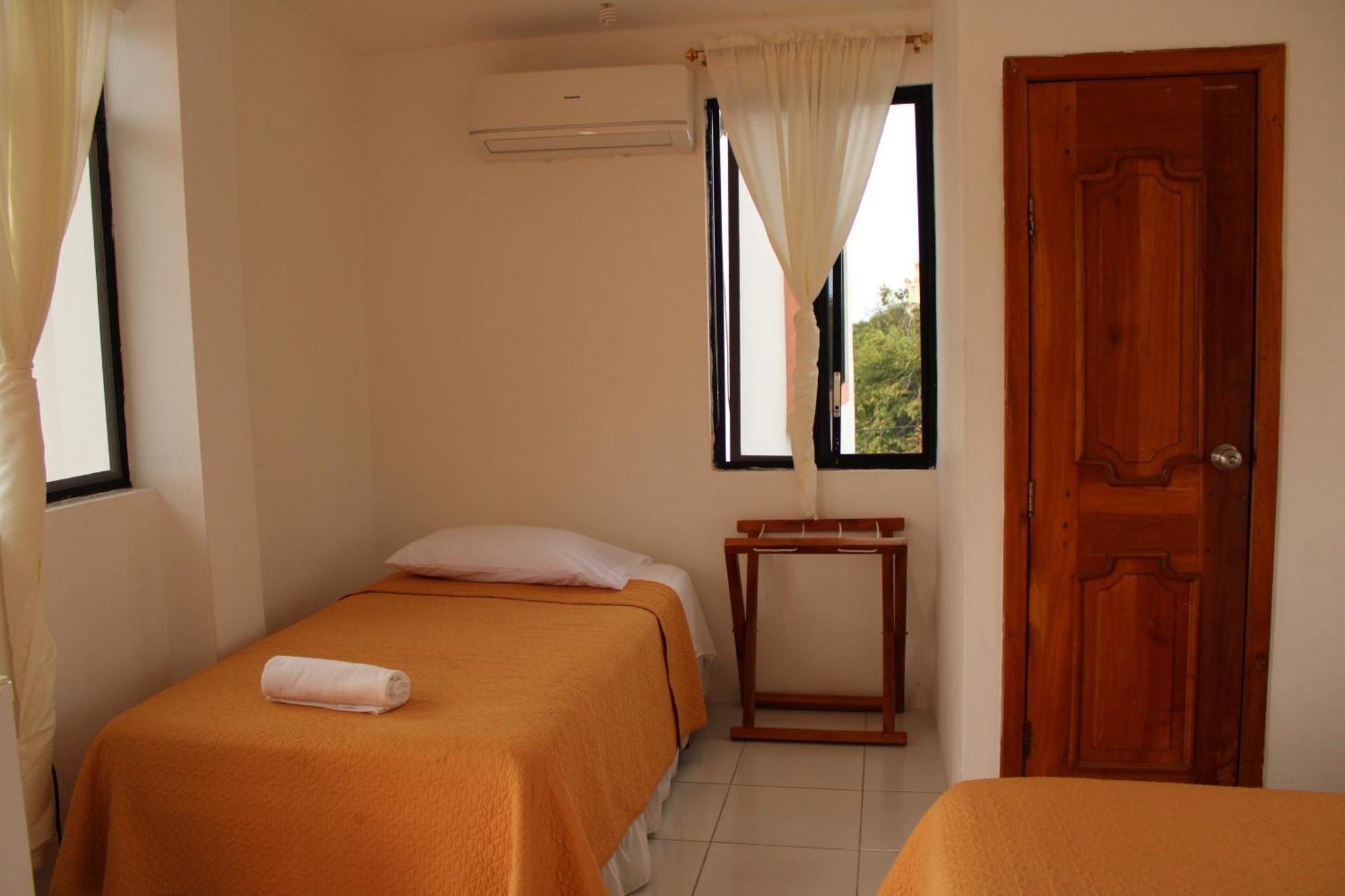 Casa De Nelly Hotel Puerto Baquerizo Moreno Luaran gambar